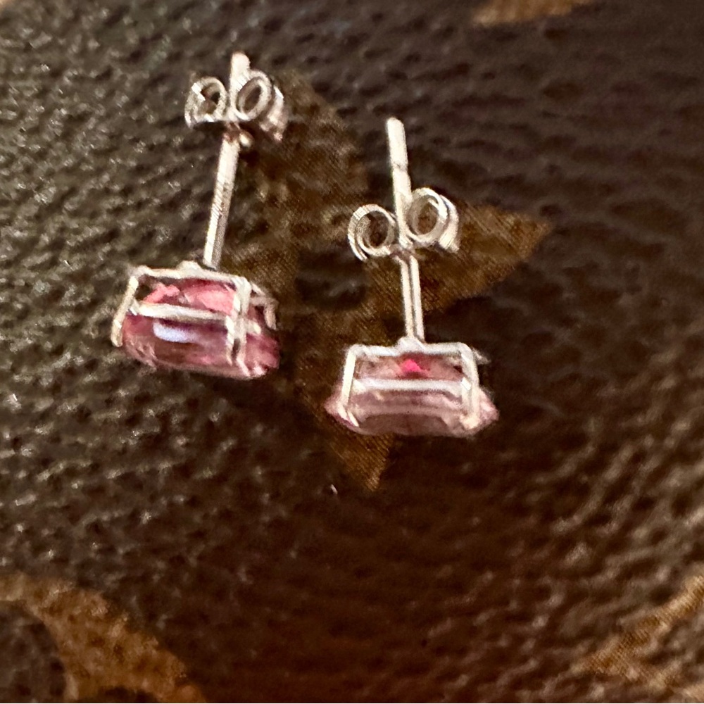 14k SOLID GOLD GENUINE Pink Sapphire
2.06cts - Picture 4 of 8